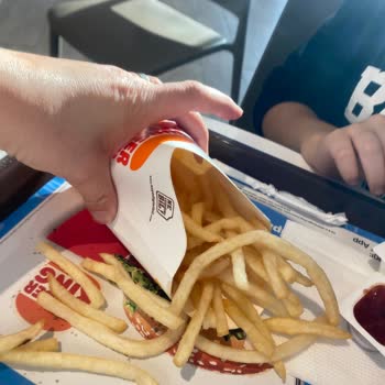 Antalya Agora Burger King Bayat Soğuk Patates Ve Hamburger