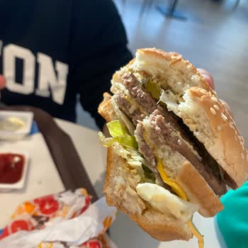 Antalya Agora Burger King Bayat Soğuk Patates Ve Hamburger