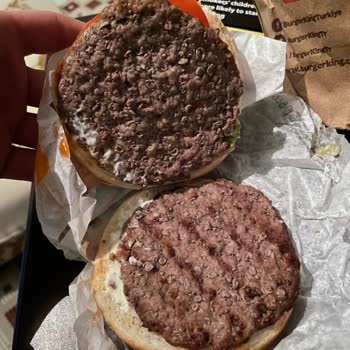 Burger King Hamburger İçerisinde Farklı Şeyler Çıktı