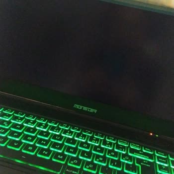 Monster Notebook Abra A5 V15.8 Flex Kablosu Ya Da Panel Sorunu