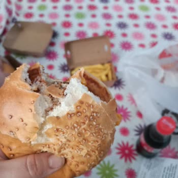 Köfteci Yusuf Ekmek Bayat Geldi