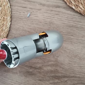Dyson Koltuk Altı Aparatı