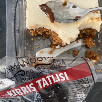 İstanbul Sütlü Tatlı BİM'den Aldığım Osmanoğlu Kıbrıs Tatlısının İçinden Ceviz Kabuğu Çıktı