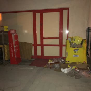 Şok Market Şubesi Çöp Sorunu