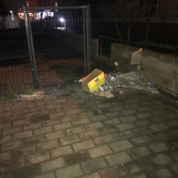 Şok Market Şubesi Çöp Sorunu