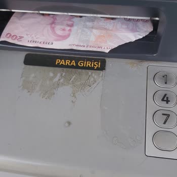 Halkbank ATM Yırtık Para