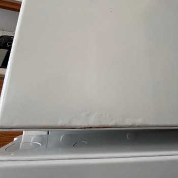 Media Markt Buzdolabı Kapağı Paslanması