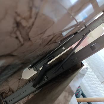 Modalife Masa Arızalı Ve Düzeltmeye Gelmiyorlar