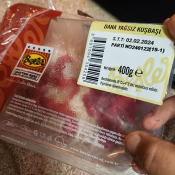 Beşler Sucuk Kuşbaşı Et Diye Parçalanmış Atık Et Yağ Ve Deri