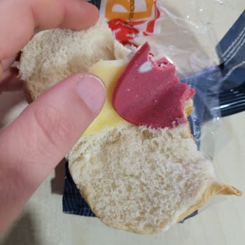 BİM Tombik Sandviç Küflü Çıktı
