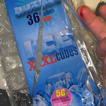 Buzlat Hazır Buz Küplerinin Kalıbı Elimi Kesti!