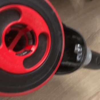 Bosch Serie 7 Şarjlı Dik Süpürge Plastik Yerleri Kırılıyor.