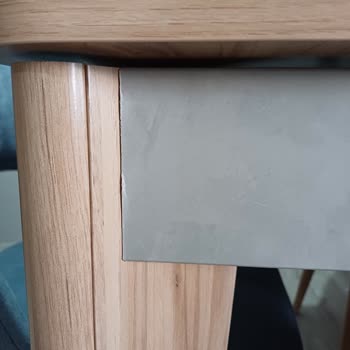 İstikbal 6 Ayda Düzeltilemeyen Masa Kaplaması