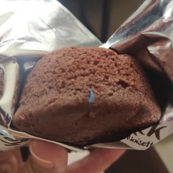 BİM Kekinden Plastik Çıktı