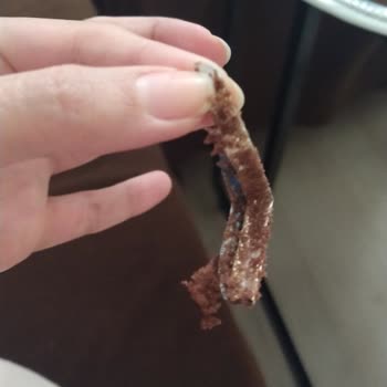 BİM Kekinden Plastik Çıktı