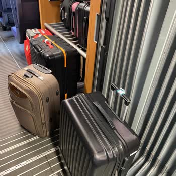 TCDD Büyük Boy Valizden Aldığı Ücretin Karşılığı Olan Alanı Vermiyor.