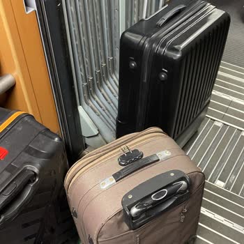 TCDD Büyük Boy Valizden Aldığı Ücretin Karşılığı Olan Alanı Vermiyor.