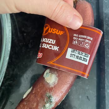 Köfteci Yusuf Sucuğu Bozuk Kendi Kendine Küflendi