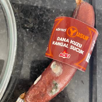 Köfteci Yusuf Sucuğu Bozuk Kendi Kendine Küflendi