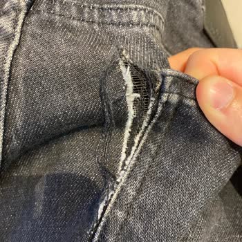 Koton'dan Aldığım Pantolon 10-15 Kullanımda Yırtıldı.