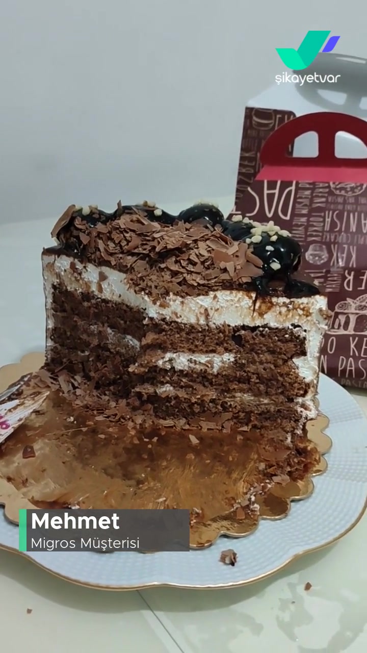 Migros'a Yakışmadı, Pasta Diye Aldık Alakası Olmayan Bir Şeymiş! videonun kapak resmi