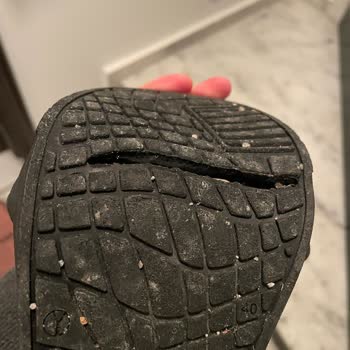 İnci Ayakkabı İnternetten Satın Alınan Ayakkabıda Taban Yarılması Sorunu