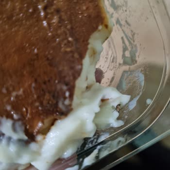 BİM Osmanoğlu Tatlılarından Böcek Çıkması