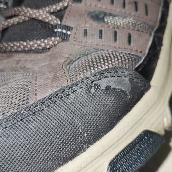 Skechers Hiçbir Kusuru Üstlenmiyor
