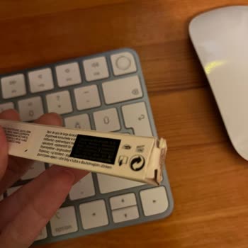 Sephora.com Kurumuş Göz Kalemi Gönderdi. İade Kodu Bekliyorum