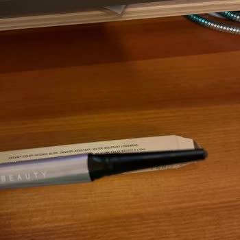 Sephora.com Kurumuş Göz Kalemi Gönderdi. İade Kodu Bekliyorum