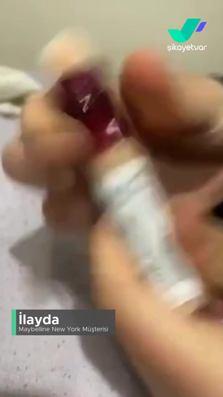 Maybelline New York Kapatıcının Halkasını Döndürüyorum, Çıkmıyor! videonun kapak resmi