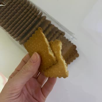 Eti Gıda Eti Pötibör Bisküvi Yanık Çıktı