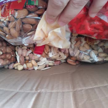 Tuğba Kuruyemiş Hasta Eden Kalitesiz Ürünler