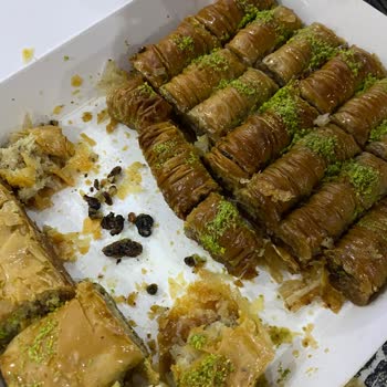 Alimoğlu Baklava Yanmış Ve Çürük Ceviz