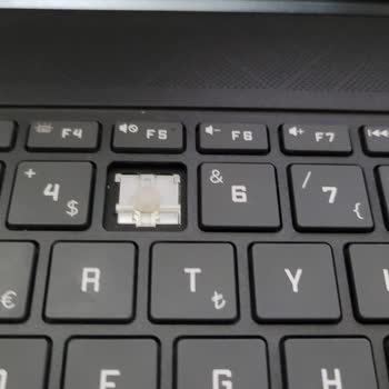 HP Victus 16 Laptop Tuş Çıkması