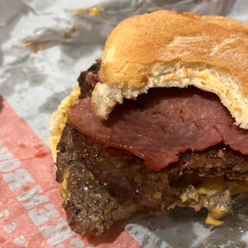 Burger King Taşlamış Köfte Gönderimi