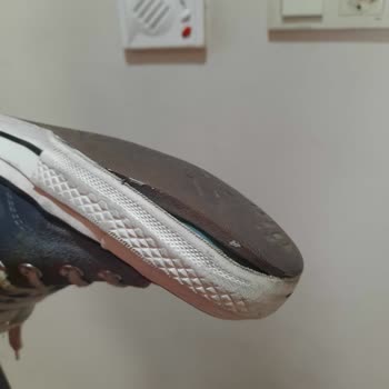 Fashfed'in Sattığı Ayıplı Converse