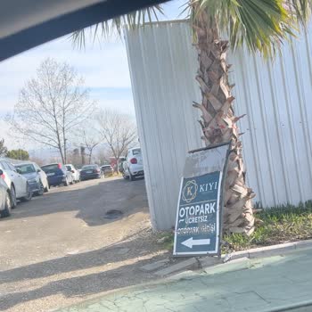 Büyükçekmece Kıyı İstanbul Marina Otoparkında Faili Meçhul Maddi Hasar