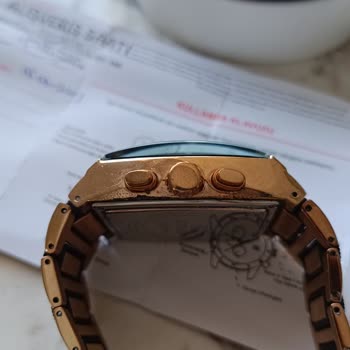 Akar Saat Oksitlenen Saat Kasası ve Garanti Sorunu