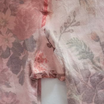 Dolap Renkleri Akmış ve Defolu Çorap Hayal Kırıklığı