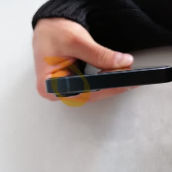 iPhone 13 Renk Solması-Atması