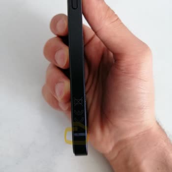 iPhone 13 Renk Solması-Atması