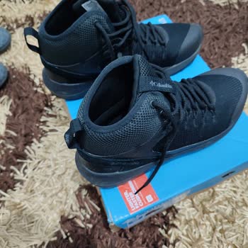 Columbia Bot Waterproof Olmasına Rağmen Su Kaçırıyor.