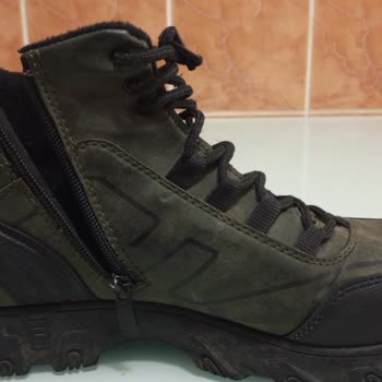 LCW Botunun Tabanı Yırtıldı.