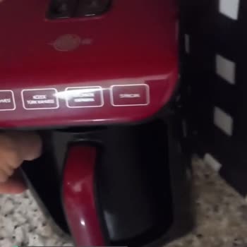 Karaca Kahve Makinesi Çalışmıyor, Neden Olduğunu Bilmiyorum!