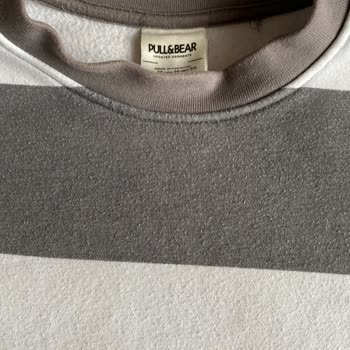 Pull and Bear Renk Solmasıyla Kalitesizliğini Gösteren Ürün