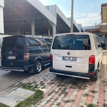 Aksaray Belediyesi Bina Girişi Sokak İşgali