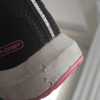 Skechers Ayakkabı 2 Ayda Kendini Bıraktı