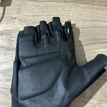 Decathlon Tek Kullanımlık Ürün Satışı Yapıyor