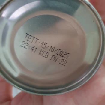 Tat Gıda Tat Salça Konservesi Açıldığında Basınçla Patladı